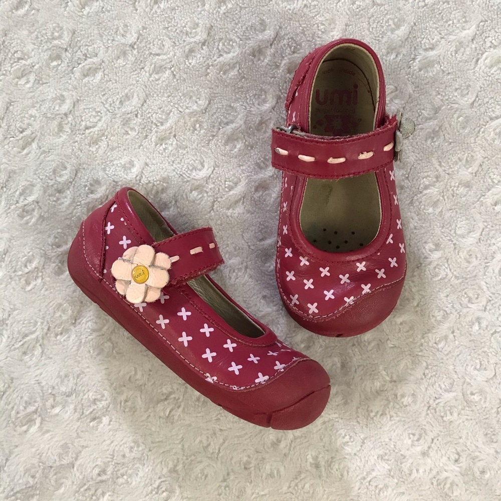 Umi Davan Mary Jane Shoes Red Leather Flower 7